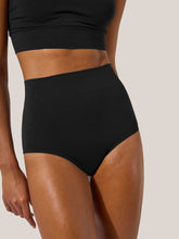 SEAMLESS SHORTS