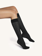 SHEER PATTERN KNEE HIGHS