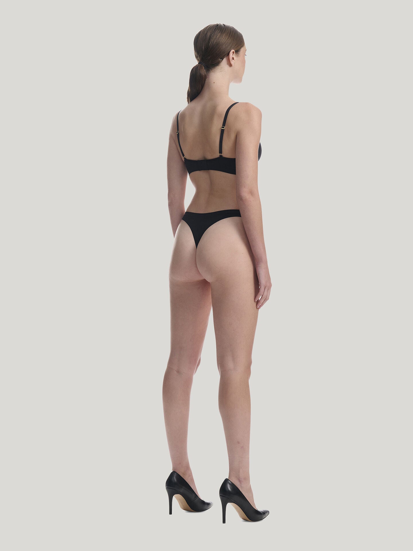 INDIVIDUAL SEAMLESS PLUNGE BRA