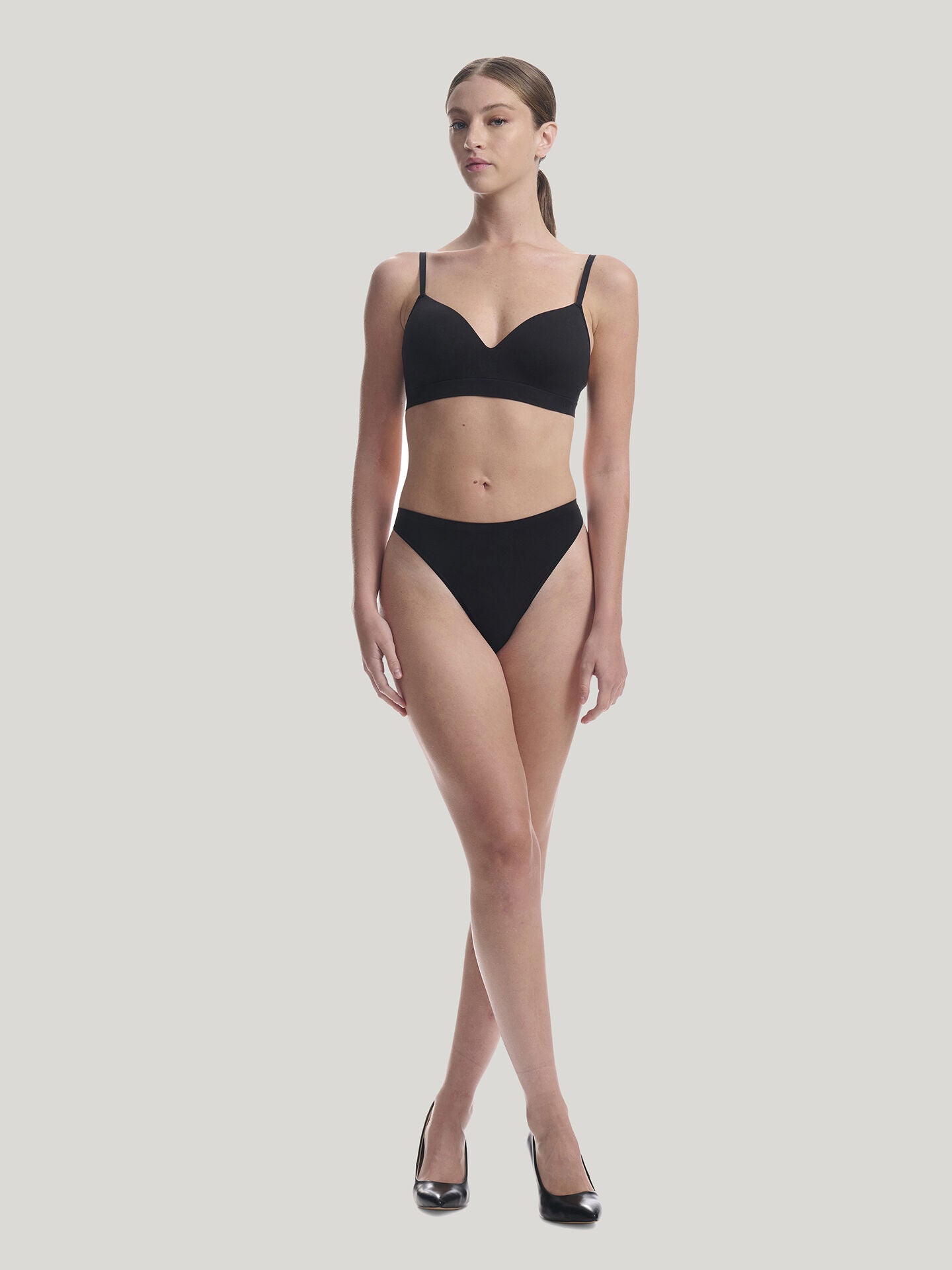 INDIVIDUAL SEAMLESS PLUNGE BRA